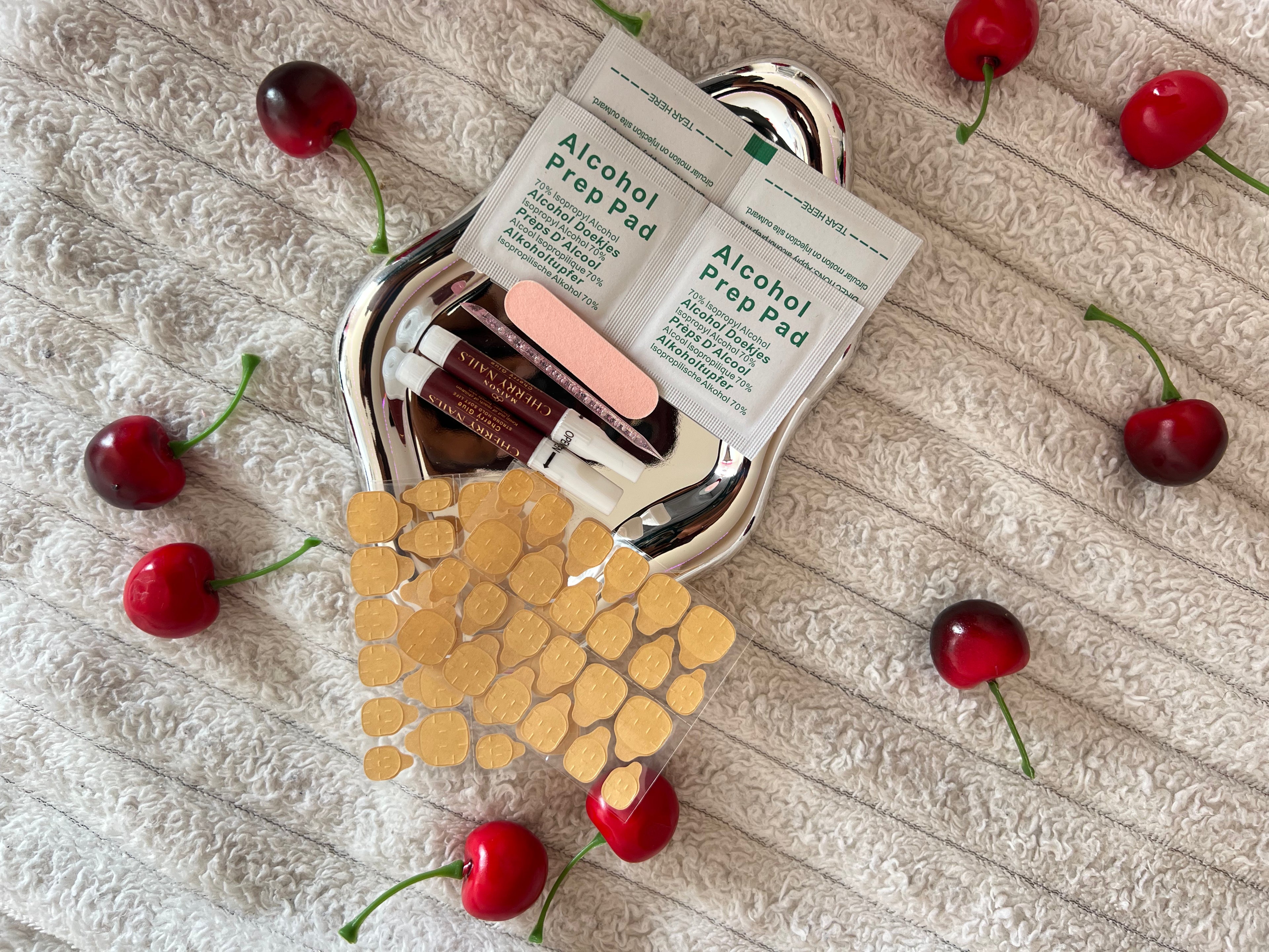Cherry Kit — Kit de Pose Press-On Nails